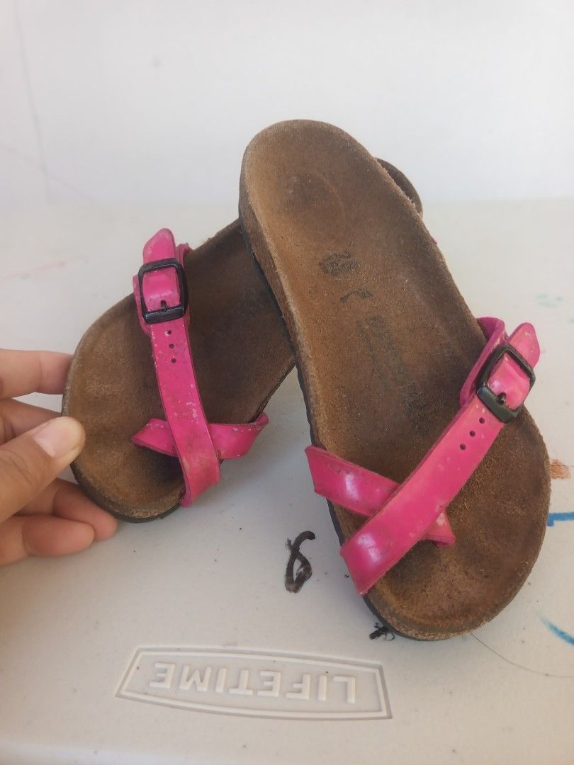 Birkenstock Piazza (Category: Babies & Kids Fashion) located in Labo. Submitted by uzzing_14 (Listing ID 1432623653, Image 2). Description: Birkenstock Piazza Cork footbed Size 28 need ipareglue ang sole .