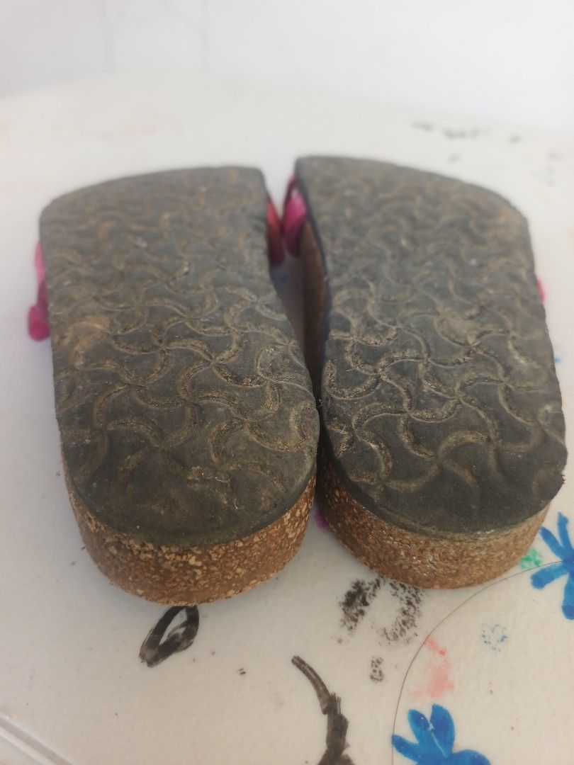 Birkenstock Piazza (Category: Babies & Kids Fashion) located in Labo. Submitted by uzzing_14 (Listing ID 1432623653, Image 3). Description: Birkenstock Piazza Cork footbed Size 28 need ipareglue ang sole .