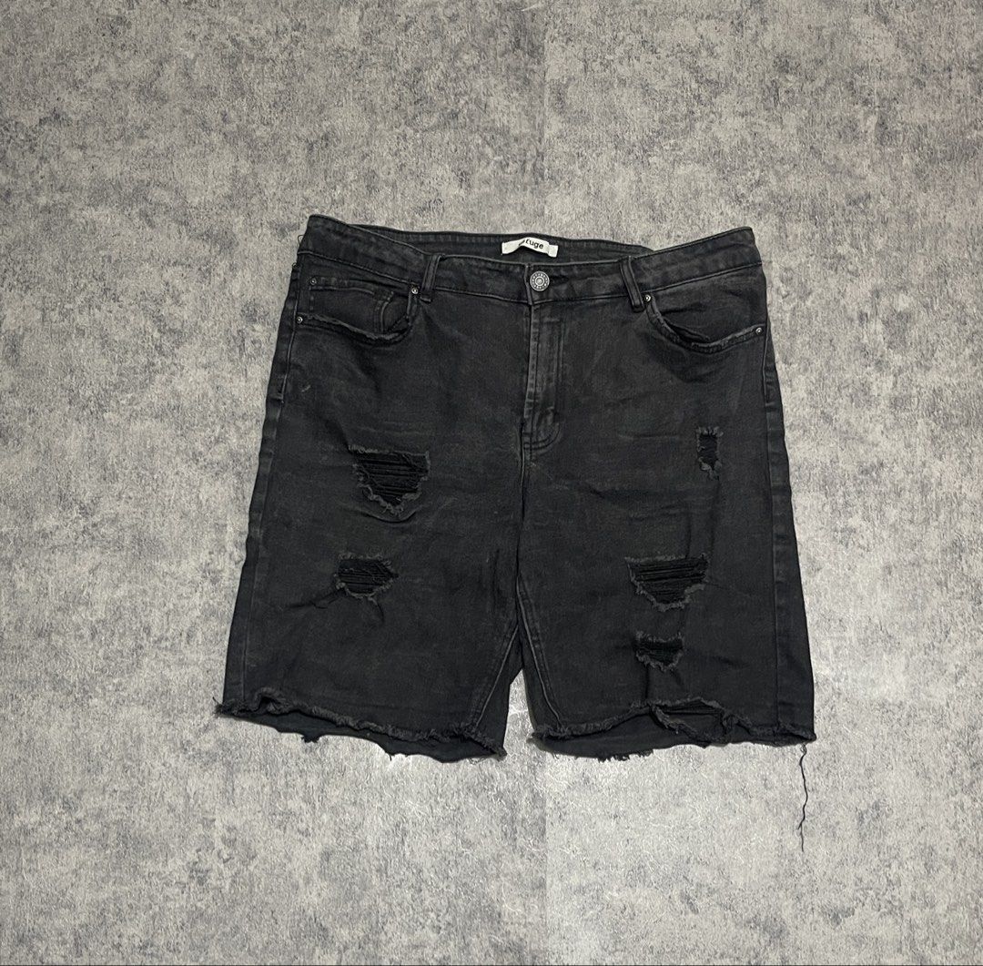 Black Washed Jorts (Category: Shorts) located in Sorsogon. Submitted by vanbercs (Listing ID 1432709129, Image 2). Description: - Black washed jorts - Distressed details - Waistline: 34 - Raw hem - Perfect for casual wear - Versatile wardrobe piece.