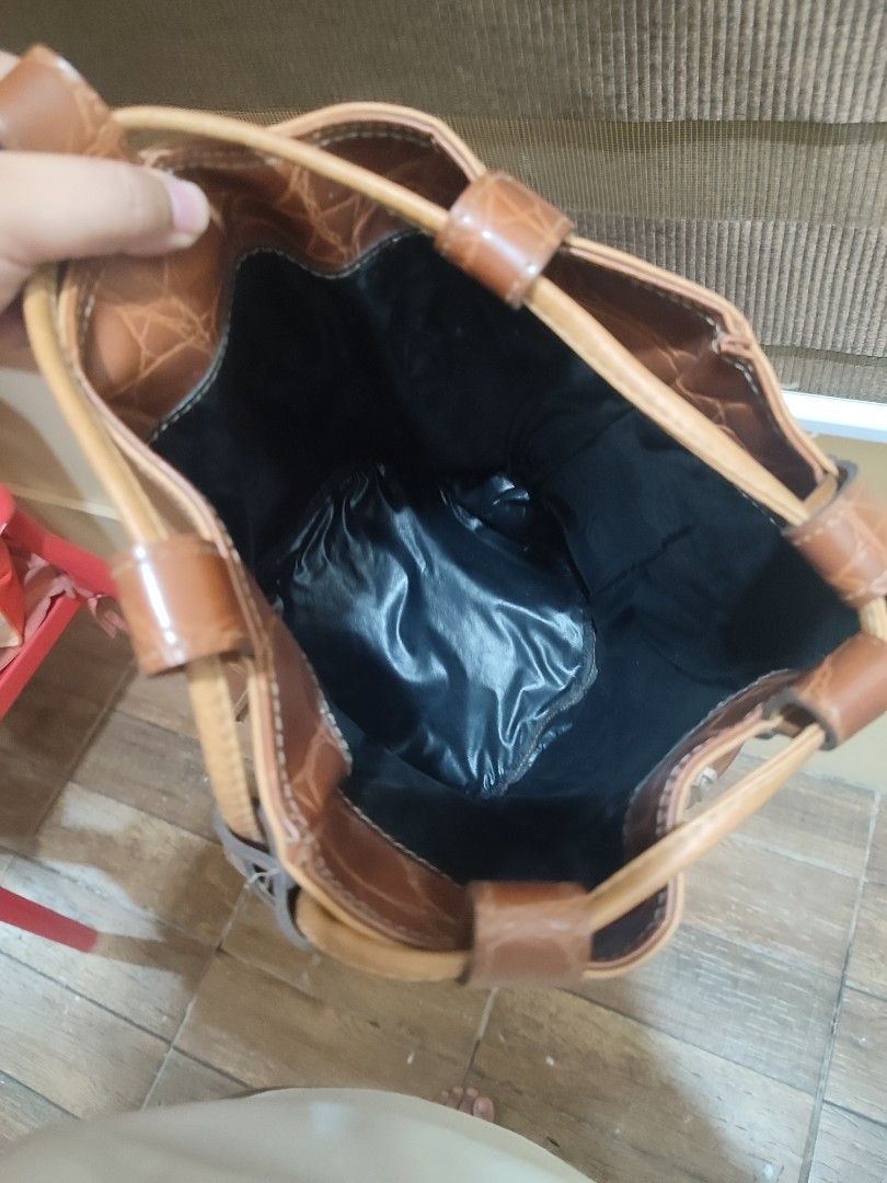 Brown Leather Hand bag with crocodile embossed trim (Category: Shoulder Bags) located in Dasmarinas. Submitted by sbtt_ (Listing ID 1432658205, Image 3). Description: Handmade bag with adjustable strap and matching pouch. Made with full leather.
