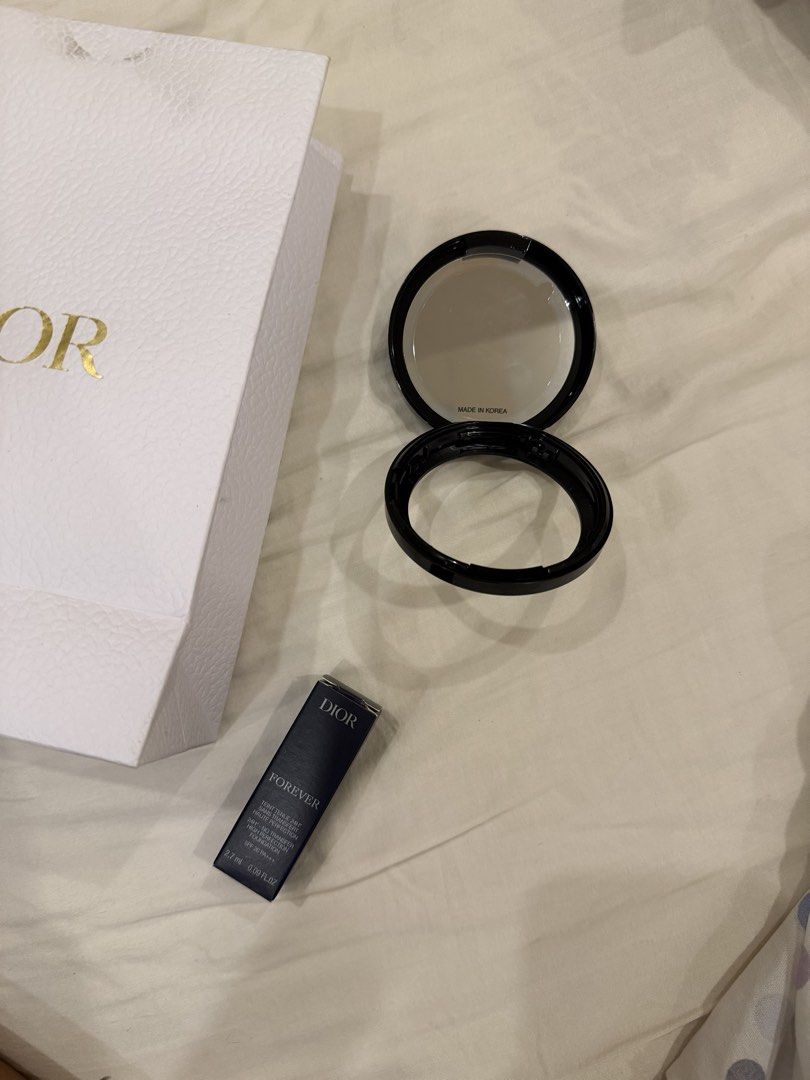 (CASE ONLY) Dior Forever Cushion Foundation Limited Edition Case (Category: Makeup) located in Manila. Submitted by naigravy (Listing ID 1432627003, Image 2). Description: - ORIGINAL | bought from Dior mismo RFS: No shade matches me you can buy the refill for the foundation separately in Dior (this case is reusable) .