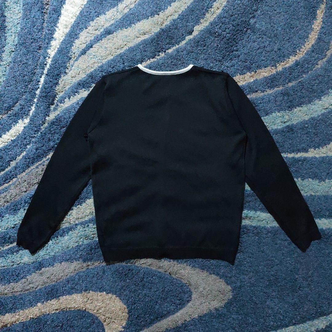Chanel boutique cardigan (Category: Luxury Apparel) located in Caloocan City. Submitted by fast_transact (Listing ID 1432714536, Image 2). Description: Chanel boutique cardigan pm more details LBC, J&T And Lalamove.
