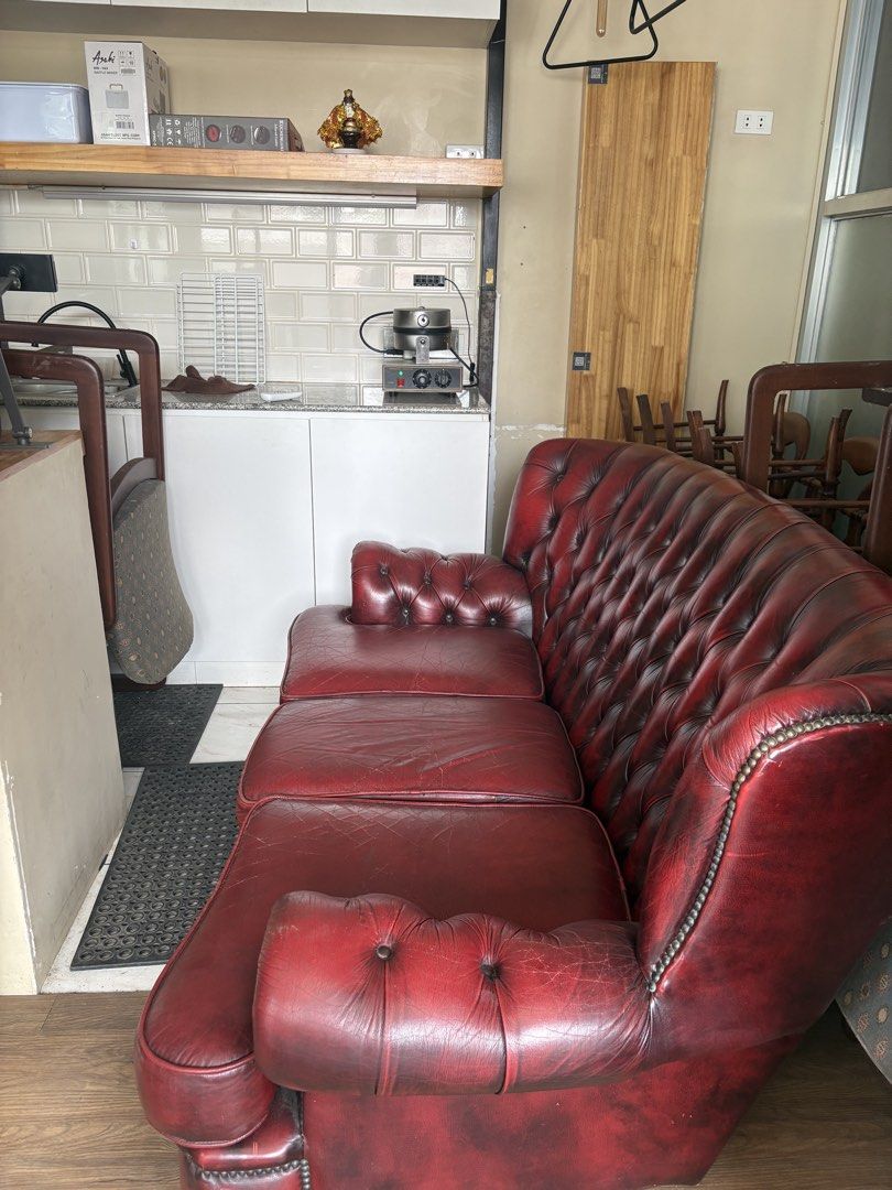 Chesterfield England Leather (Category: Sofas) located in Cagayan de Oro. Submitted by rudolf.pianos (Listing ID 1432639950, Image 1). Description: Genuine Leather Great as accent or main theme.