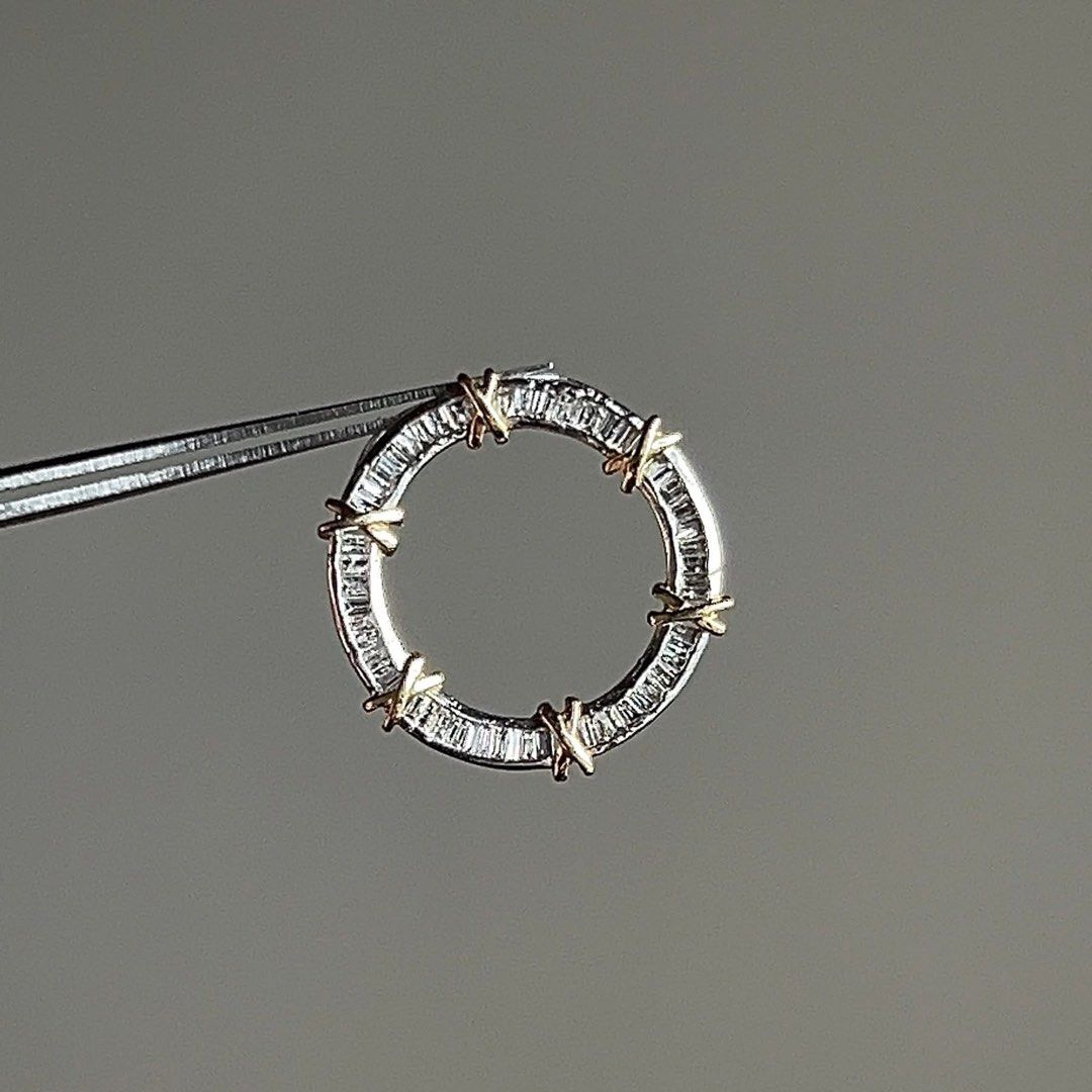 Circle Pendant Necklace (Category: Necklaces) located in Manila. Submitted by lev777 (Listing ID 1432783427, Image 3). Description: Axel Alaska Necklace two tone 18k HK setting .25ct dia MOP VIA BANK TRANSFER OR CASH ONLY Through your own courier STRICTLY PAYMENT FIRST ‼️ Can do meet up BGC, Vistamall, Market Market.