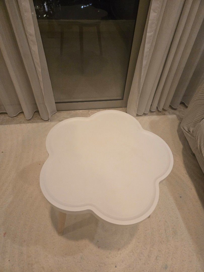 Cloud-Shaped Side Table (Category: Tables & Sets) located in Singapore. Submitted by alexisdeva20496 (Listing ID 1432763732, Image 2). Description: - Cloud-shaped side table - White tabletop - Wooden legs - Easy to assemble - Perfect for bedroom or living room 45cmx45cm.