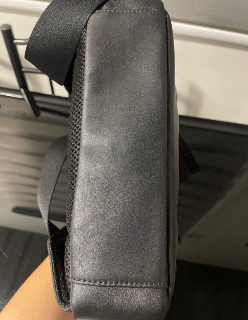 Coach Black Sling or Belt Bag (Category: Sling Bags) located in Rizal. Submitted by stobelly (Listing ID 1432723159, Image 3). Description: Original Coach Edge Belt/Body Bag Brand new,Never used. From California USA Actual pic posted May mga small dot lng na parang kagat ng langgamkaya im selling low. Please see last pic.