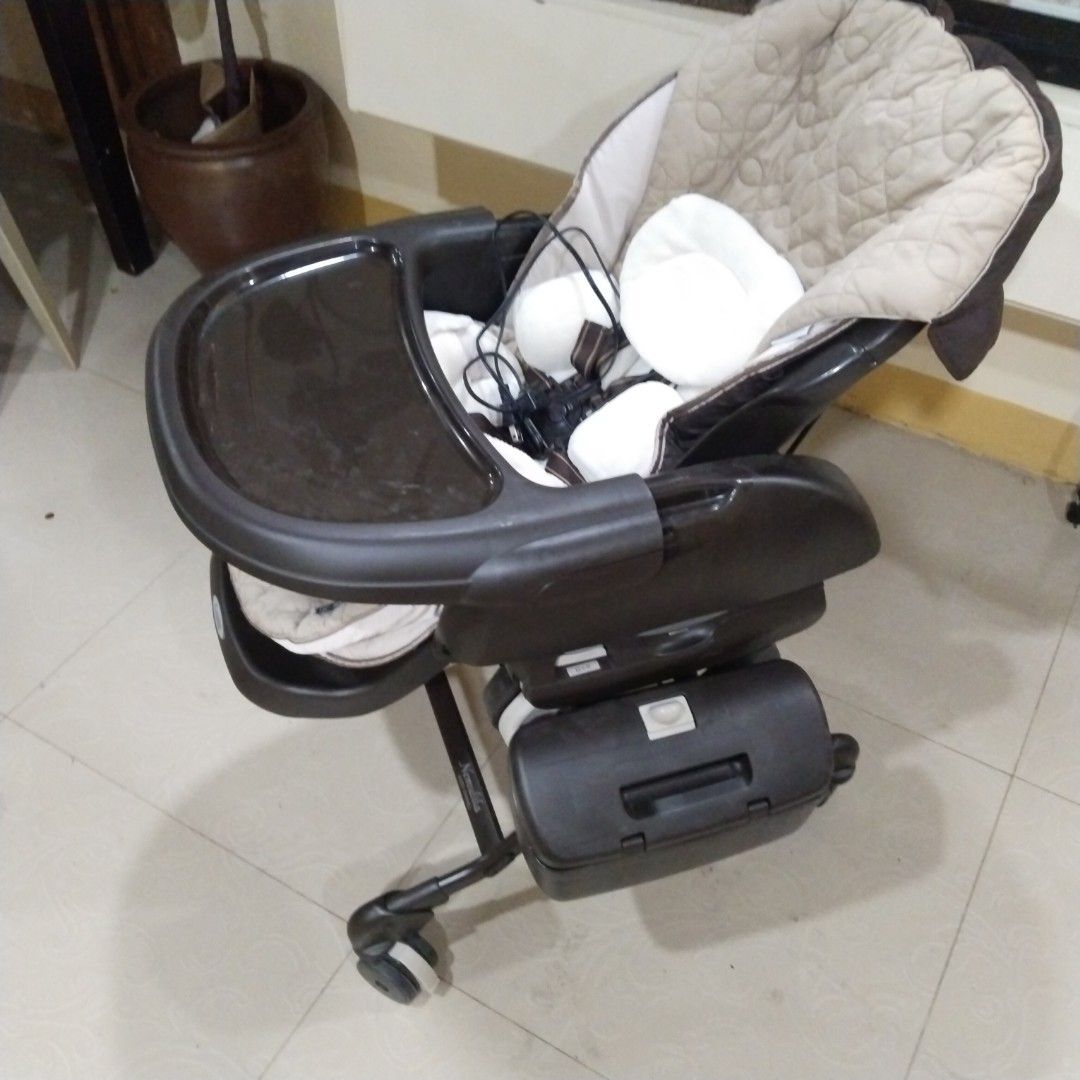 Combi 2n1 swinger high chair (Category: Maternity Care) located in Cavite. Submitted by dimple082 (Listing ID 1432685105, Image 2). Description: in good condition working 110vts.