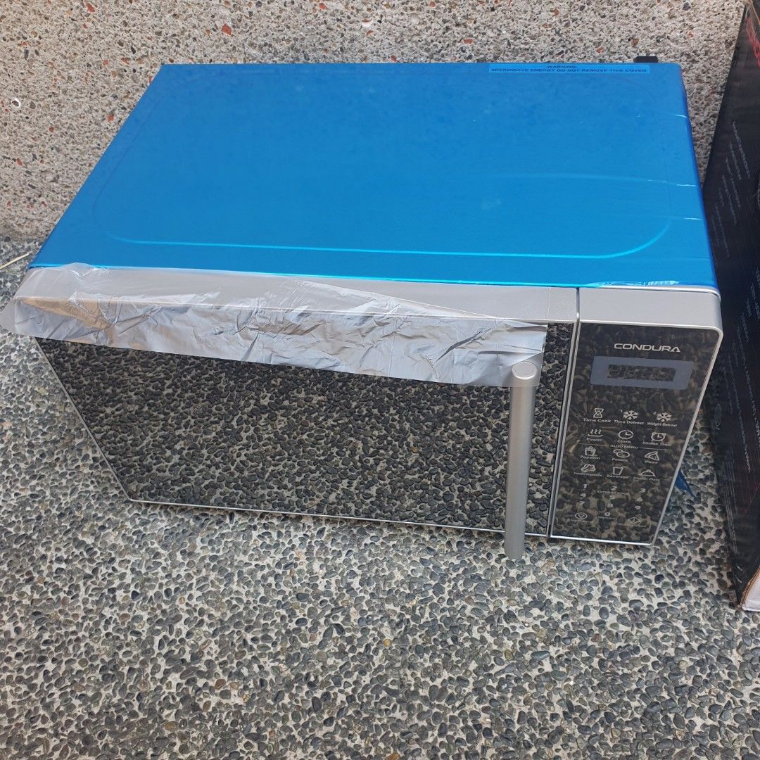 Condura digital microwave oven (Category: Cookers) located in Pasig City. Submitted by last_price_posted (Listing ID 1432732033, Image 3). Description: This is available as long as this is posted/visible listing. You may message me with the answer to the following questions once you are fully decided to purchase, should you need further thinking and canvassing you may just save the listing for future reference. 1. Will you be personally picking i
