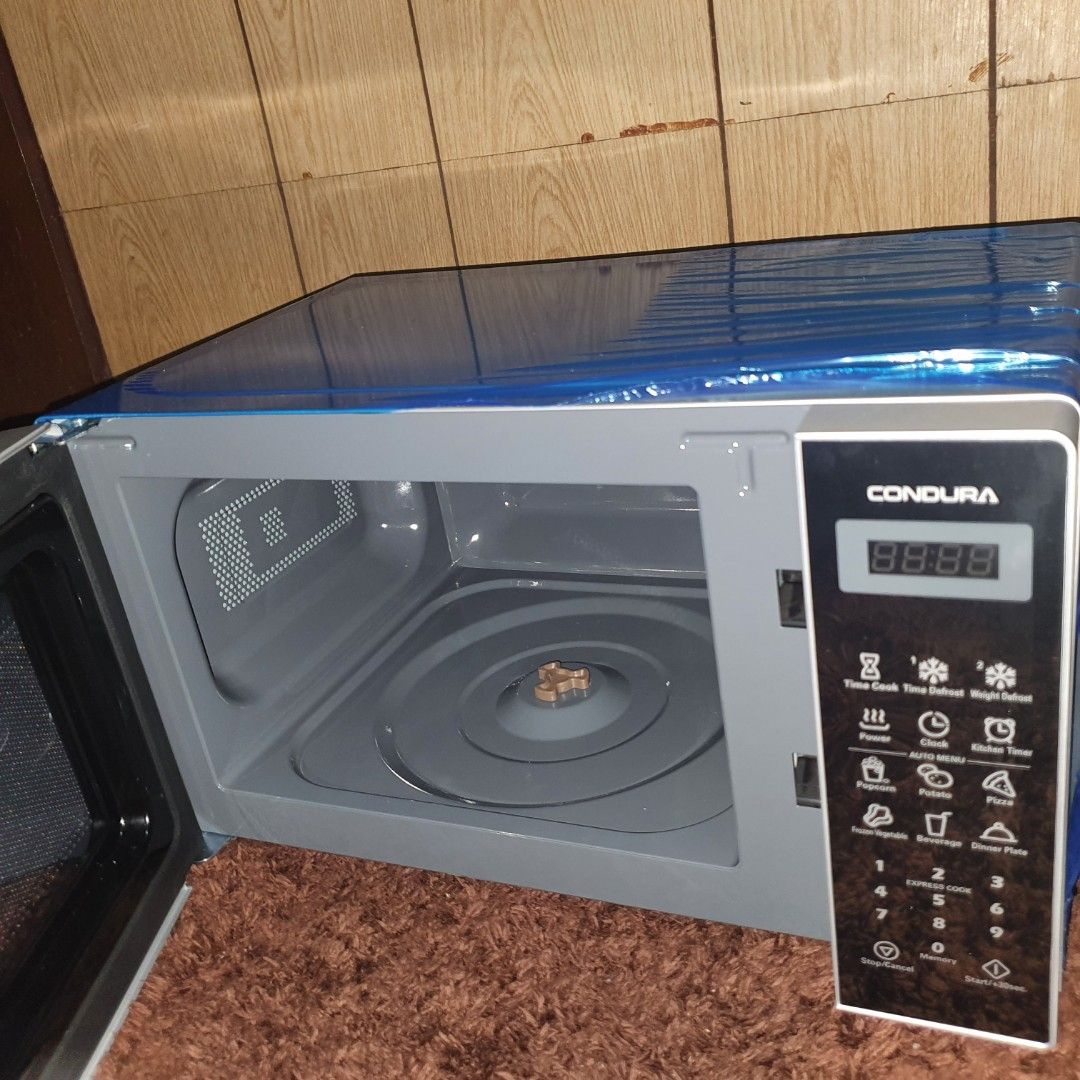 Condura digital microwave oven (Category: Cookers) located in Pasig City. Submitted by thethinkers (Listing ID 1432732310, Image 3). Description: This is available as long as this is posted/visible listing. You may message me with the answer to the following questions once you are fully decided to purchase, should you need further thinking and canvassing you may just save the listing for future reference. 1. Will you be personally picking it up o