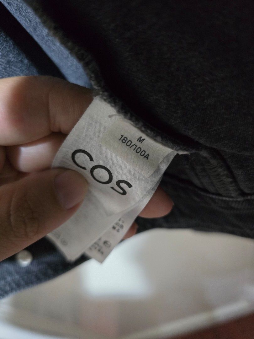 COS Boxy Denim Zip-Up Jacket - Washed Grey (Like New) in Medium (Category: Coats, Jackets and Outerwear) located in San Juan City. Submitted by na7891 (Listing ID 1432657520, Image 3). Description: Price: ₱5500 Condition: 9.8/10 (Pristine / Like New) Size: Medium (Relaxed/Boxy Fit) Product Details: Design: Minimalist zip-up utility style with a structured collar and a clean front. Fit: Modern boxy silhouette. It’s a Size M but cut generously to d