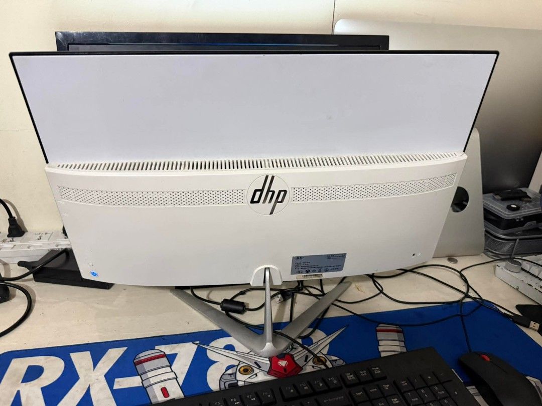 Dhp All in One PC 24 inches frameless (Category: Monitor Screens) located in Manila. Submitted by happyearth.953a15 (Listing ID 1432789867, Image 2). Description: Dhp All in One PC 24 inches frameless I5 4th gen Intel UHD Graphics 4600 16gb ram 256gb ssd Windows 11 pro OS Ms office installed Free mouse and keyboard 💸💸 7,000 only Location: San Andres bukid manila Pick up or deliver.
