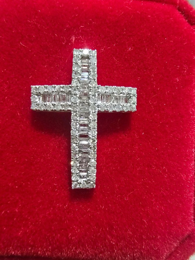 Diamond Cross Pendant Natural/Earth Mined (Category: Necklaces) located in Quezon City. Submitted by AllAboutKath (Listing ID 1432604439, Image 1). Description: Selling this HK Settings Cross Pendant Sparkling White not Yellowish - Sparkling diamond cross pendant -TCW D0.60 -18K WG - Size: Approximately the size of a 1 peso coin - Weight: 1.42 grams *willing to do checking and meet up as long as we are both safe. thanks.