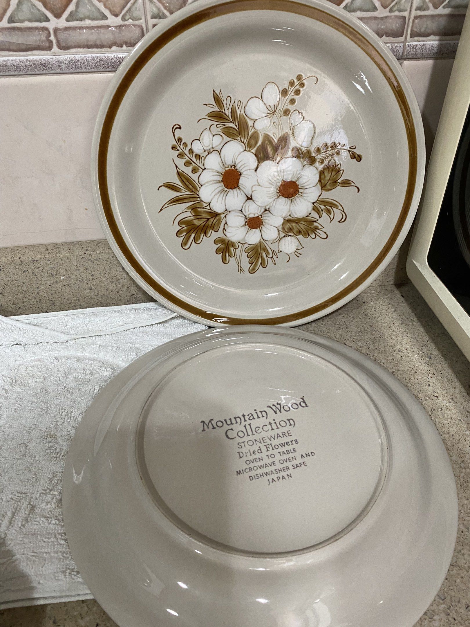 Dinnerware from Japan-brand new512136753762150401