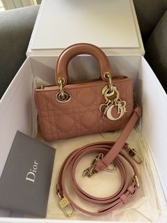 (Category: ) located in . Submitted by az.purse (Listing ID 1432751963, Image 1). Description: .