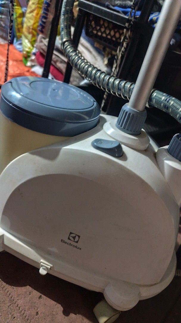Clothes Garment Steamer (Category: Irons & Steamers) located in Quezon City. Submitted by azenthings (Listing ID 1432699125, Image 2). Description: Sale Best for clothes business Heavy duty Clothes Steamer - Electrolux garment steamer - Includes a stand and hanger - Features a water tank - Handheld steamer head - Power button for easy operation - Flexible hose for maneuverability - Removes wrinkles from clothes Price 2500 location Fairview Terrac