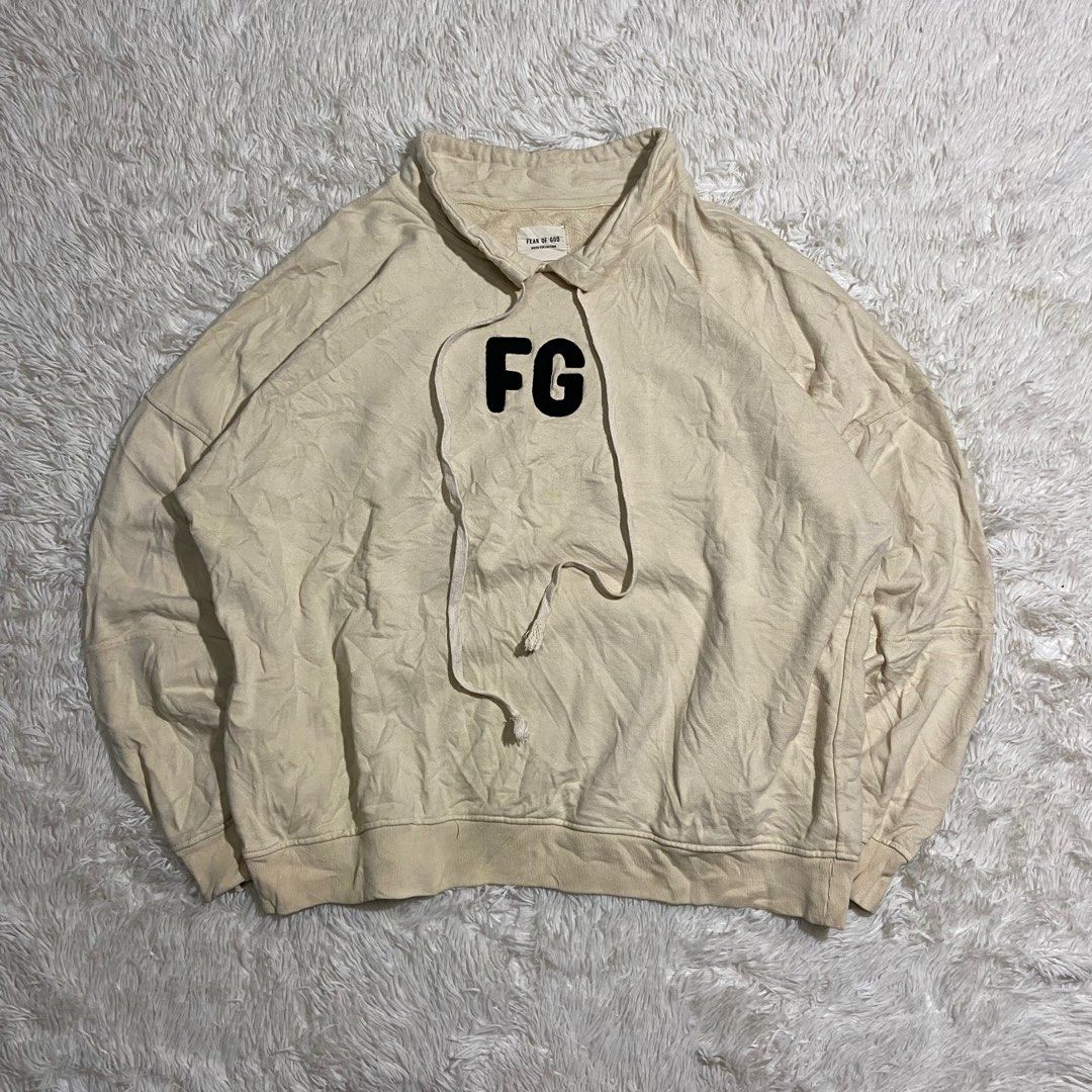 Fear Of God Essentials Mock Neck Pullover (Category: Coats, Jackets and Outerwear) located in Cebu City. Submitted by johngregmoldez03 (Listing ID 1432713048, Image 1). Description: Fear of God Essentials Mock Neck Cream Pullover Size: Medium Dimension: 27 Width / 27 Length Box Type Color Rate: 9.5/10 Excellent Condition - Need Wash Pm📩.