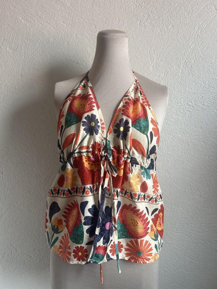 Floral Summer Toned Halter Top (Category: Blouses) located in Indang. Submitted by anjfits (Listing ID 1432623119, Image 1). Description: Like New Used Once.