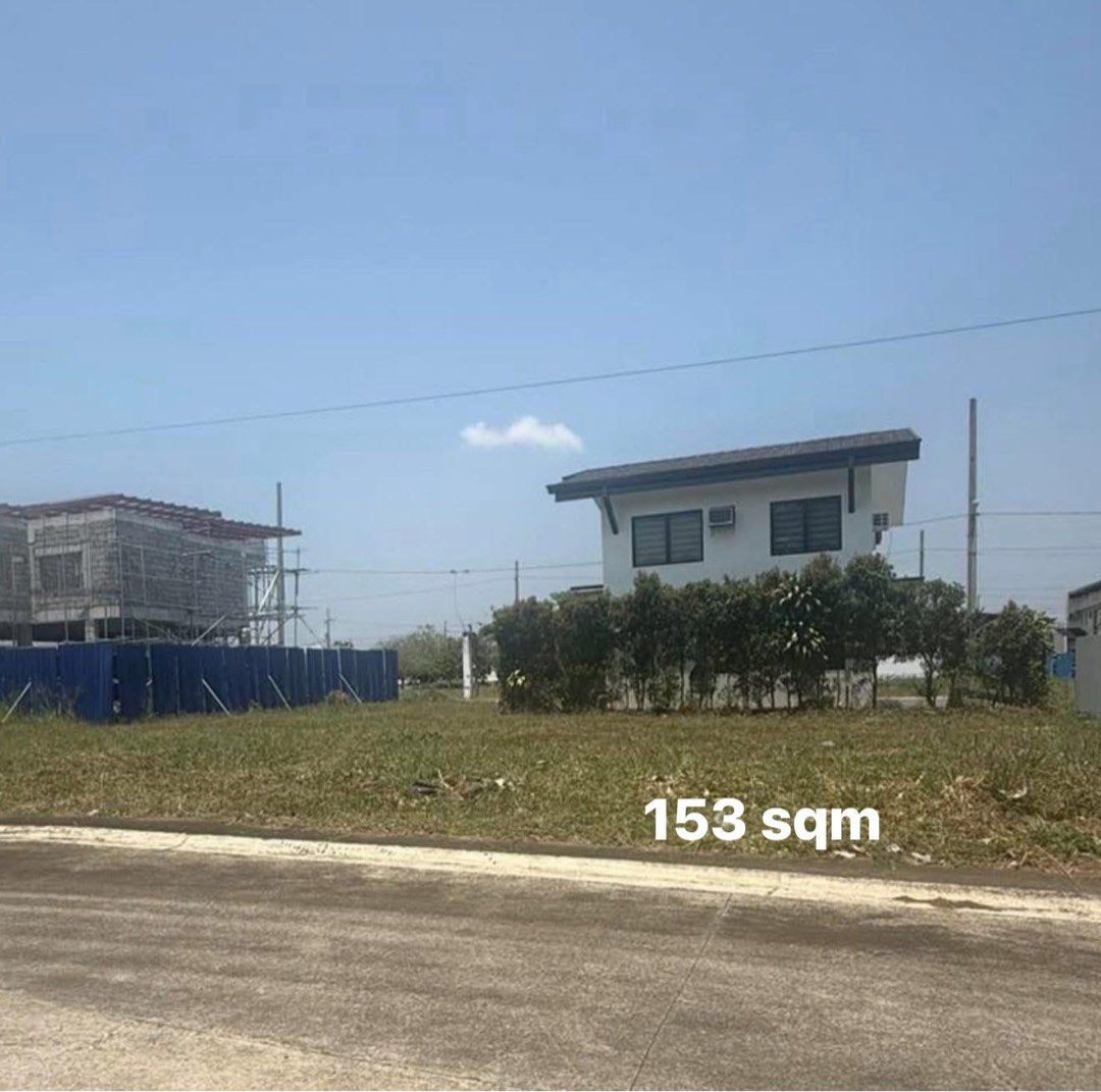 For Sale Sonoma (Category: Lot) located in Calamba. Submitted by nuvaliproperties16 (Listing ID 1432724839, Image 2). Description: The SONOMA residential lot for sale beside Nuvali. Details: ▪️Lot area 153 sqm ▪️Regular cut ▪️Facing the park ▪️Clean title ▪️Asking Price ₱5,049,000 or 33k/sqm gross Mode of payment ▪️Cash ▪️20% spot downpayment,80% bank financing.