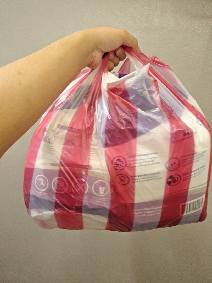 Fresco Adult Diaper Pull Ups X-Large (Category: Diapers & Baby Wipes) located in Manila. Submitted by emitakerus08386 (Listing ID 1432668324, Image 2). Description: - Fresco Adult Diaper Pull Ups - Unisex design (men and women) - X-Large size - 18 pieces - Ultra-absorbent - Soft and comfortable fit - Suitable for day and night use.