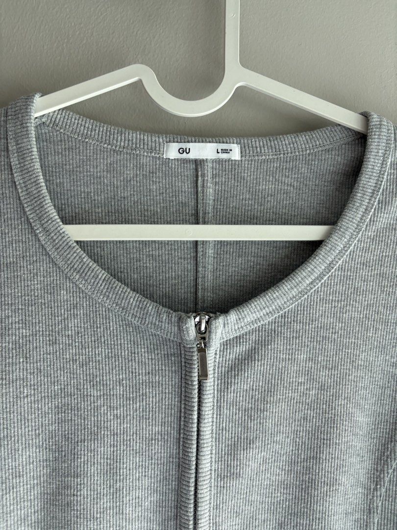 GU Gray Ribbed Zip-Up Longsleeve Jacket / Cardigan (Category: Coats, Jackets and Outerwear) located in Quezon City. Submitted by kamtee (Listing ID 1432609447, Image 2). Description: L on tag but fits small to medium too.