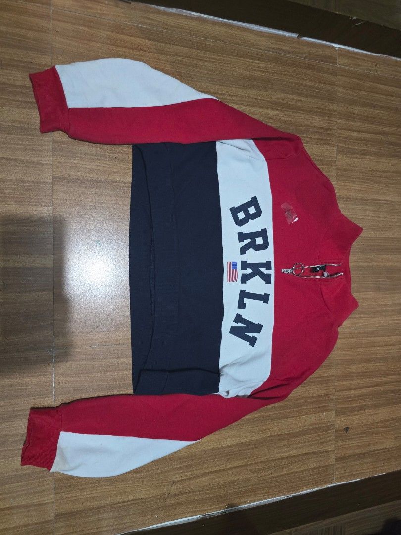 H&M Brooklyn N.Y. Crop 1/4 Zip Pullover Sweatshirt (Category: Coats, Jackets and Outerwear) located in Cainta. Submitted by scarletsclosetph (Listing ID 1432657885, Image 1). Description: .