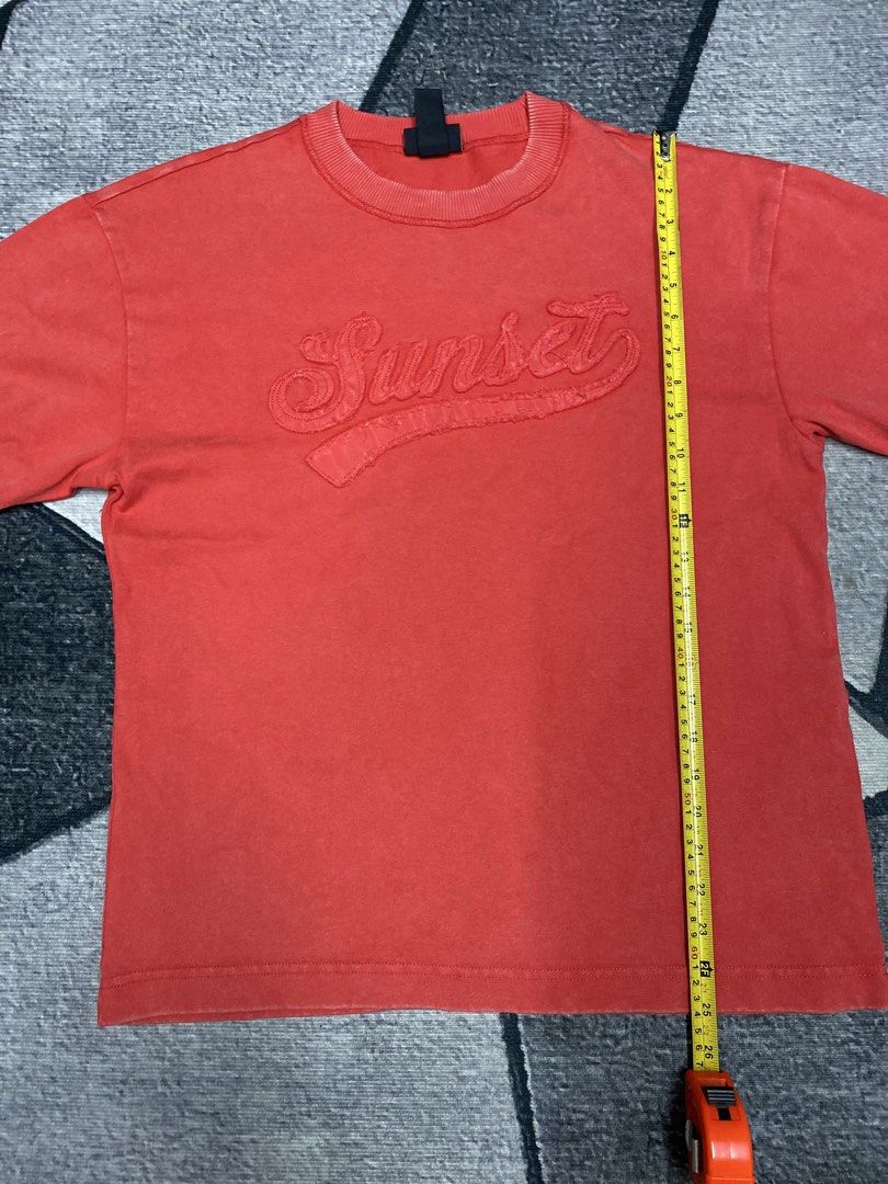 H&M Sunset Embroidered Sweatshirt (Category: Tshirts & Polo Shirts ) located in Las Pinas. Submitted by eFF01 (Listing ID 1432709693, Image 2). Description: - oversized - H&M Sunset Embroidered Sweatshirt - Color: Red - Size: Small - Fit: Loose - Neckline: Crew - Sleeves: Long - Features: Embroidered "Sunset" design - Made in China - Measurements in photos.