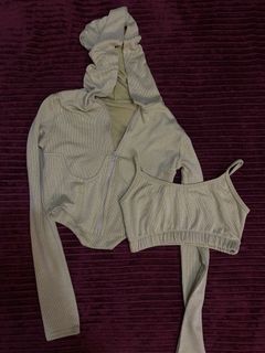 (Kategori: ) berada di . Dikirim oleh liz_preloved_1999 (ID iklan 1432651314, Gambar 1). Deskripsi: .