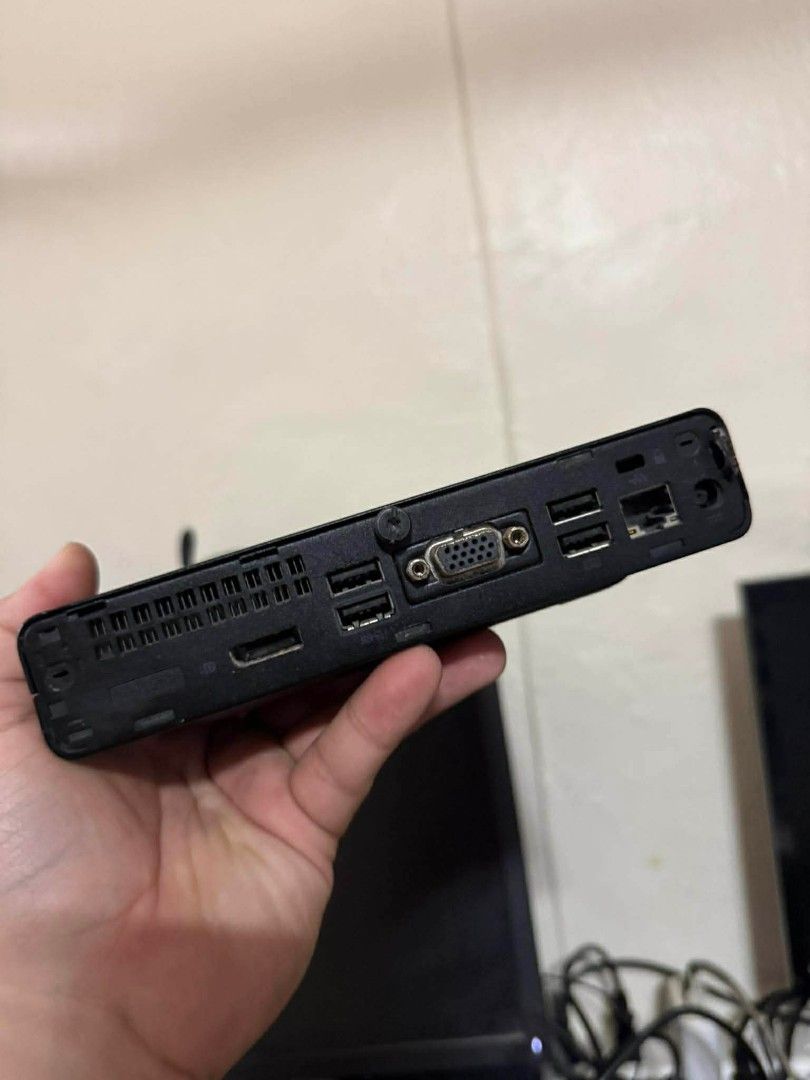 HP prodesk 400 G5 desktop Mini (Category: Desktops) located in Manila. Submitted by happyearth.953a15 (Listing ID 1432790604, Image 2). Description: HP prodesk 400 G5 desktop Mini I5 9th gen Intel UHD Graphics 630 8gb ram 120gb ssd Windows 11 pro OS Unit with power adapter 💸💸 8,500 Location: San Andres bukid manila Pick up or deliver cod.