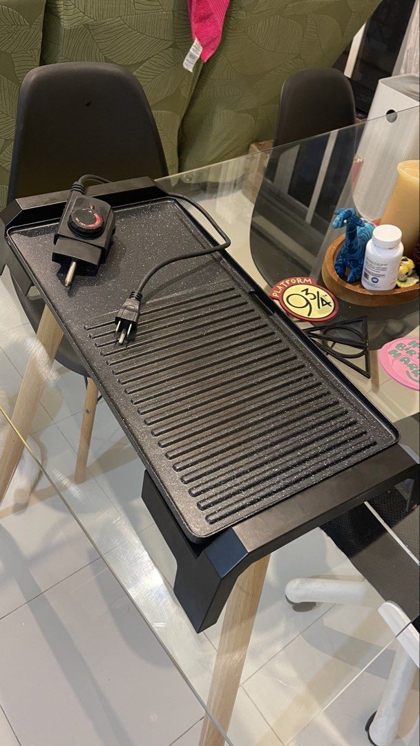 Electric Grill Indoor/Outdoor (Category: Cookware & Accessories) located in Mandaluyong City. Submitted by boldriver.77 (Listing ID 1432604968, Image 1). Description: Selling my electric grill in excellent condition. Features dual cooking surfaces (ridged + flat), adjustable temperature control, and easy-to-clean non-stick design. Perfect for meats, veggies, or even pancakes. Compact size fits any kitchen or balcony. .