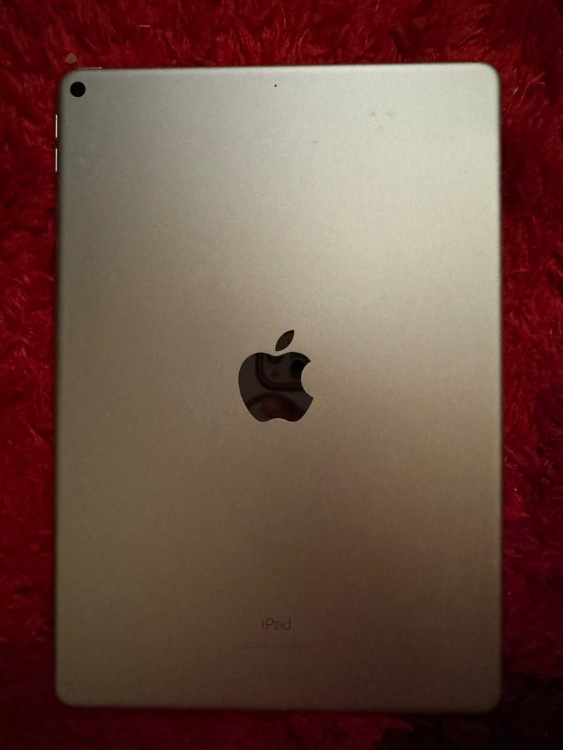 iPad Air 3rd Gen 256GB (Category: iPad) located in Amadeo. Submitted by carou74302 (Listing ID 1432630911, Image 2). Description: ‼️ORIGINAL iPad Air 3rd Gen 256GB‼️ ⚠️PRICE NEGOTIABLE⚠️ ✅Lady owned ✅Internal Memory: 256 GB WiFi ✅💯 working and in good condition ✅Pwede sa maselan. Smooth and clean ✅with free Smart Cover, Case, case for kids ✅with box ✅Unli reset during testing and checking of unit ‼️RFS: will upgrade iPad ‼️ Meet up locations: 📍