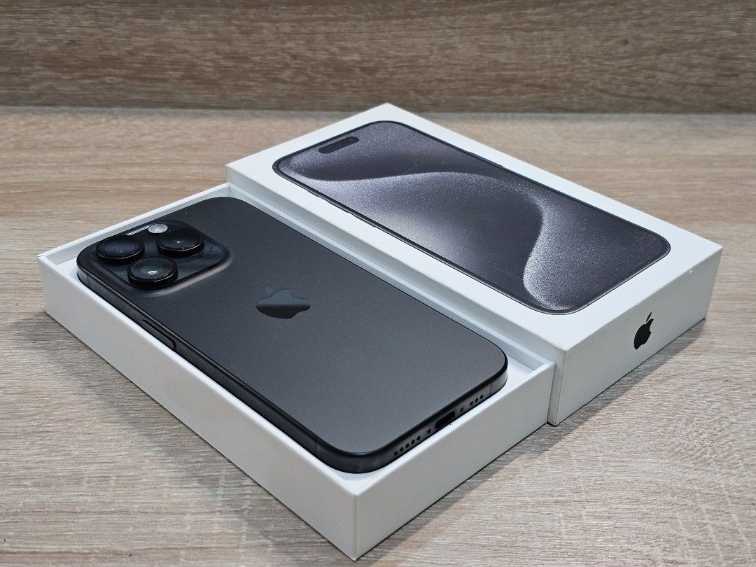 IPHONE 15 PRO 256GB 89%BH (Category: iPhone 15 Series) located in Rizal. Submitted by bheviers14 (Listing ID 1429603890, Image 2). Description: IPHONE 15 PRO 256GB 89% battery health Factory unlocked All working ✅️ Test to sawa Unli reset Mandaluyong store pick up loc (NO meet up) With replacement box, cable change camera (genuine) no issue NO SWAP.