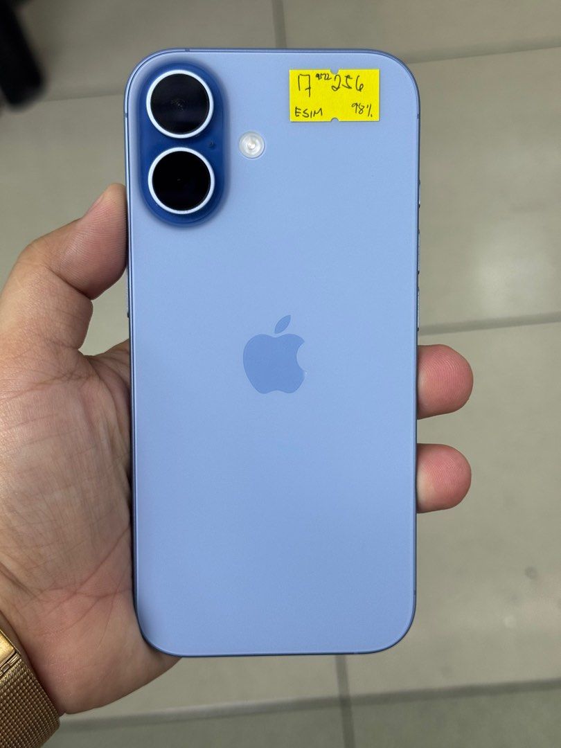 Iphone 17 256gb 98% batt Esim Unlock No issue (Category: iPhone 17 Series) located in San Juan City. Submitted by javedsgadgetshop (Listing ID 1432754067, Image 2). Description: INSTALLMENT OPTIONS : SPAY LATER / GGIVES / CREDIT CARD! WE BUY AND SELL SO PWEDE MAGBINTA OR SWAP ! Quick Specs : 💵 Iphone 17 •256gb •US/AH Variant •98% batt health •Esim Unlock •99% Smoothness •No hidden issue | No Repaired •100% Authentic | Not Refurbished •w/ Box Cha