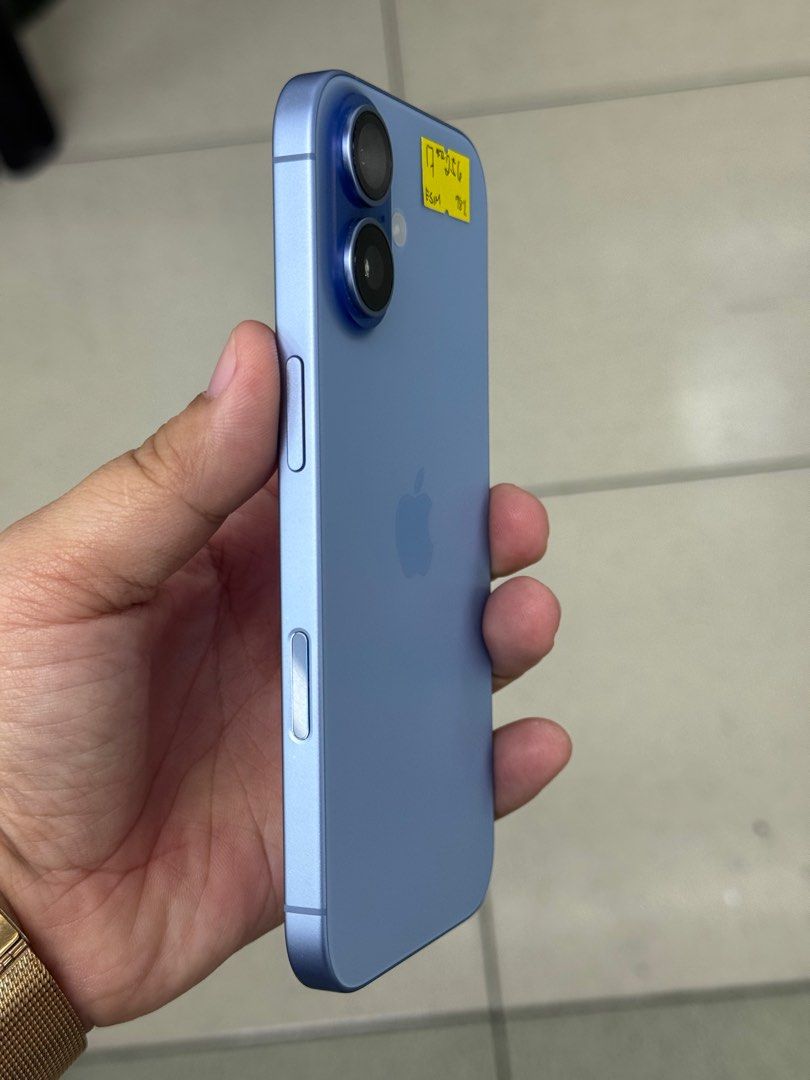 Iphone 17 256gb 98% batt Esim Unlock No issue (Category: iPhone 17 Series) located in San Juan City. Submitted by javedsgadgetshop (Listing ID 1432754067, Image 3). Description: INSTALLMENT OPTIONS : SPAY LATER / GGIVES / CREDIT CARD! WE BUY AND SELL SO PWEDE MAGBINTA OR SWAP ! Quick Specs : 💵 Iphone 17 •256gb •US/AH Variant •98% batt health •Esim Unlock •99% Smoothness •No hidden issue | No Repaired •100% Authentic | Not Refurbished •w/ Box Cha
