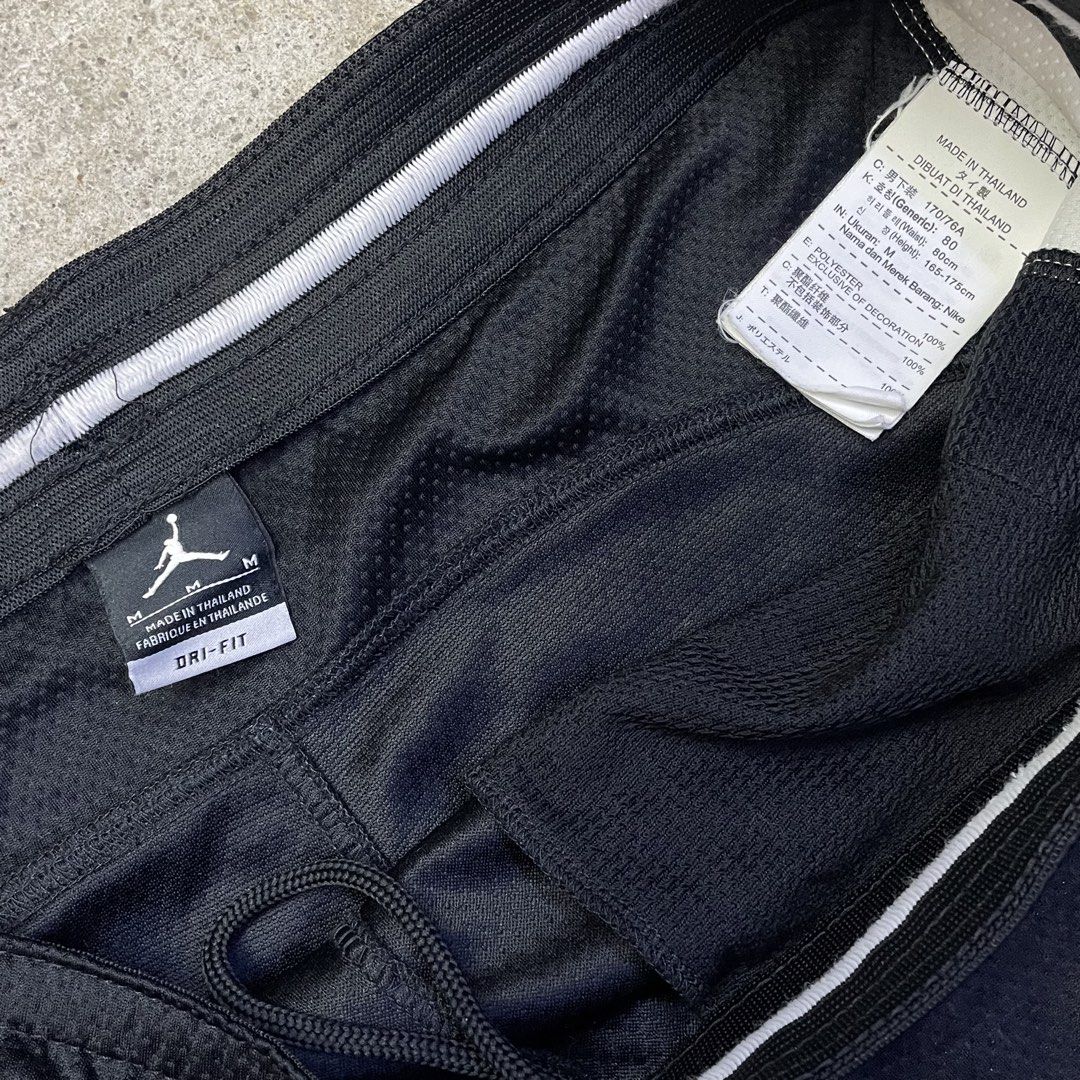Jordan Script (Category: Shorts) located in Quezon City. Submitted by mr.everythang (Listing ID 1432744990, Image 3). Description: Jordan Script Sz Medium 32-36x20 Issue: Loose Garter Good Condition CLAIM 600.