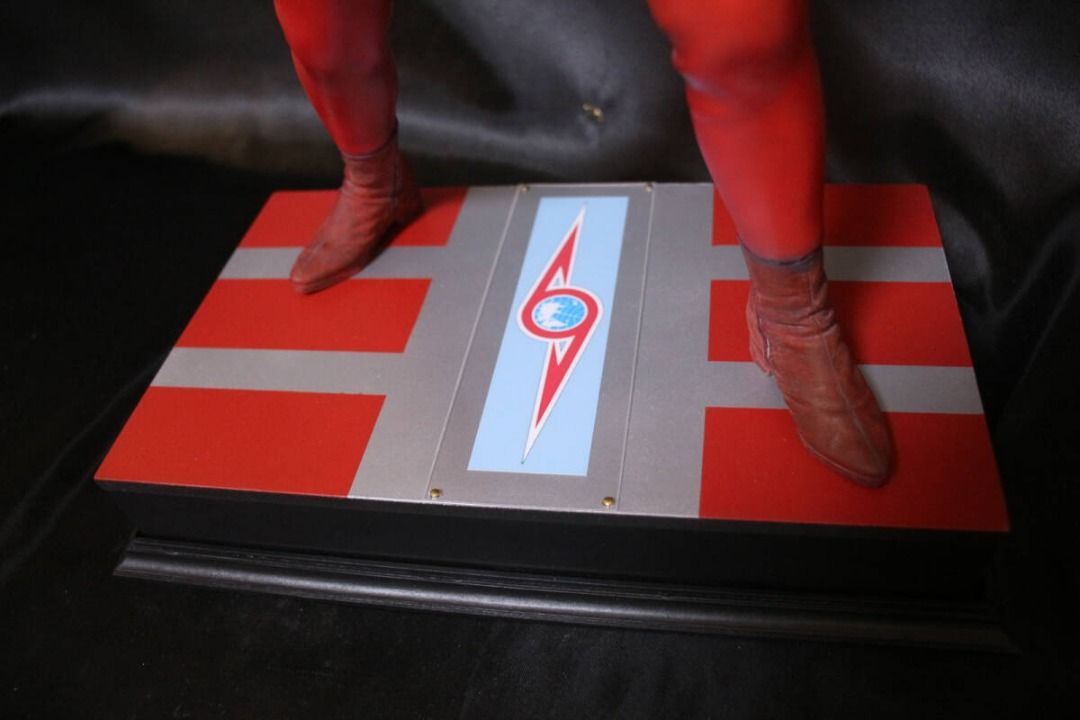 Kaiyodo Mega Soft Vinyl Ultraman Seven Complete Figure with Lights (Category: Toy Figures) located in Singapore. Submitted by letao.sg (Listing ID 1432660347, Image 6). Description: Includes a dedicated base. Lighting has been added. The switch is located on the back of the base. In addition to the items pictured, the original box and instructions are included. There is some age-related deterioration. The main body and base are secured with three