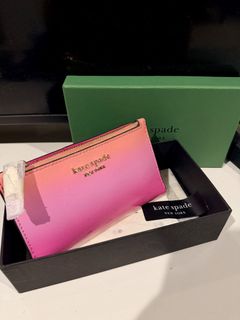 (Category: ) located in . Submitted by preloved_fr (Listing ID 1432706666, Image 1). Description: .