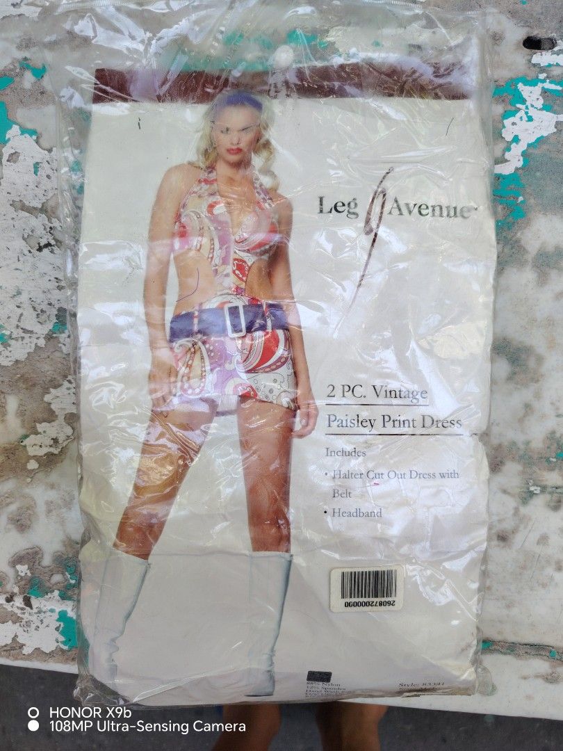 Leg Avenue Vintage Paisley Print Dress (Category: Dresses) located in Pasig City. Submitted by michelle.asuki (Listing ID 1432691461, Image 1). Description: - Leg Avenue vintage 2-piece set - Includes: - Halter cut dress with paisley print - Belt with white buckle - Headband - New and unused.