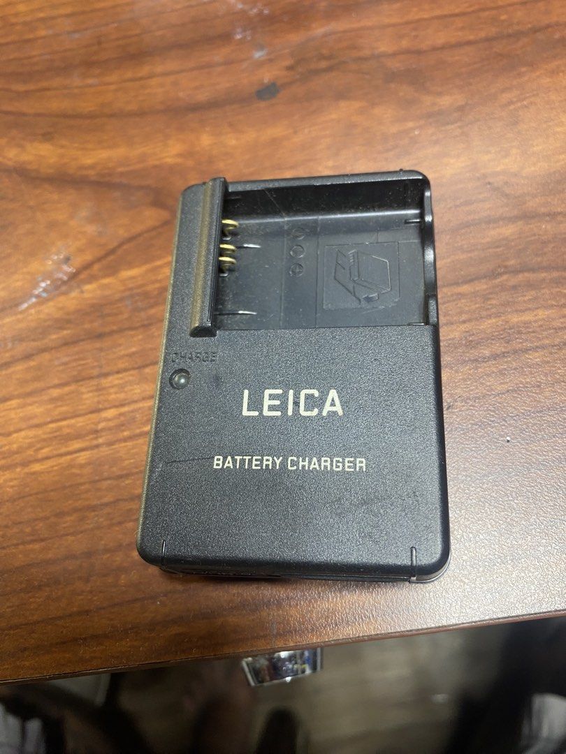 Leica battery charger for dlux (Category: Cameras) located in Manila. Submitted by christiant54401 (Listing ID 1432647867, Image 1). Description: Battery charger for dlux Taytay rizal location pick up or lalamove.