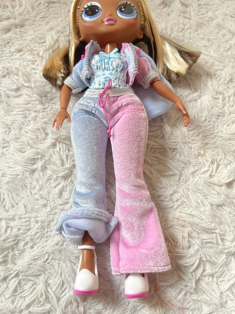 LOL OMG Doll (L.O.L) (Category: Kids Toys) located in Manila. Submitted by jassie06 (Listing ID 1432737485, Image 3). Description: She’s so pretty, Super like new condition. But still, manage your expectations. What you see is what you get. .