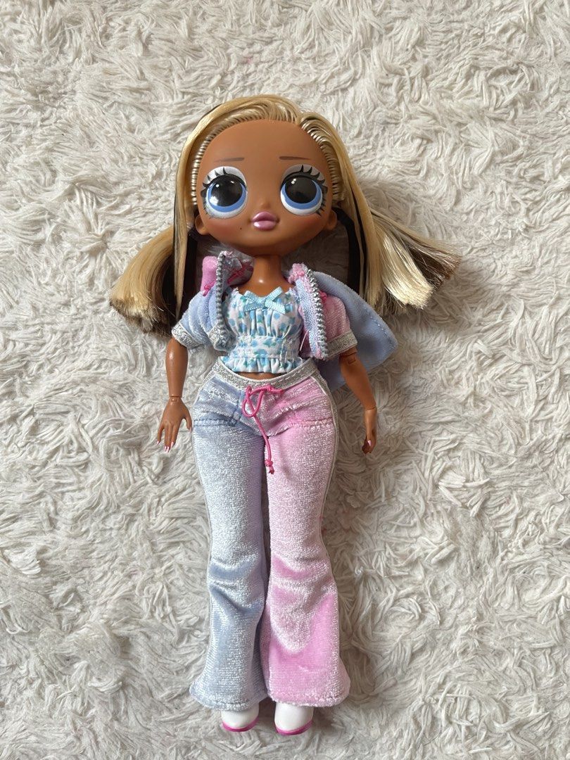 LOL OMG Doll (L.O.L) (Category: Kids Toys) located in Manila. Submitted by jassie06 (Listing ID 1432737485, Image 1). Description: She’s so pretty, Super like new condition. But still, manage your expectations. What you see is what you get. .