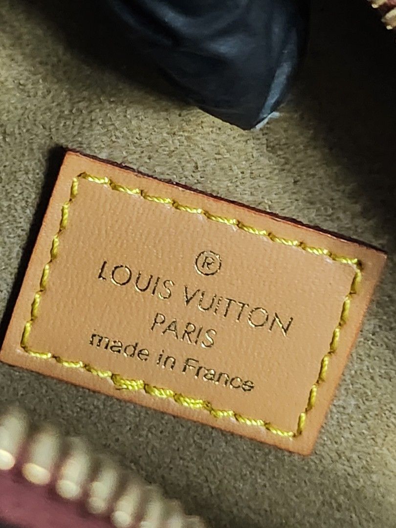 Louis Vuitton Boite Chapeau Souple (Category: Luxury Bags & Wallets) located in Caloocan City. Submitted by xcessbaggs (Listing ID 1432731835, Image 3). Description: New arrival preloved Lv bag from Korea Key Details Brand: Louis Vuitton. Model: Boite Chapeau Souple Features: Round silhouette, cross-body or shoulder strap, and a signature luggage tag. I may be unable to reply here due to Carousell’s message quota. For a faster response, please re