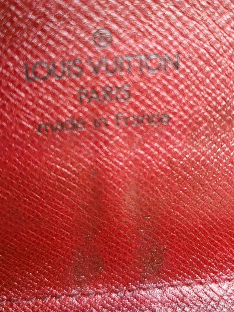Louis Vuitton Trifold Josephine (Category: Luxury Bags & Wallets) located in Mandaluyong City. Submitted by amps.ae (Listing ID 1432736582, Image 3). Description: Preloved used LV wallet selling very low Date code: SP1190 Condition : 7/10 obviously used given uts price. But no major flaw no cracks no tear..