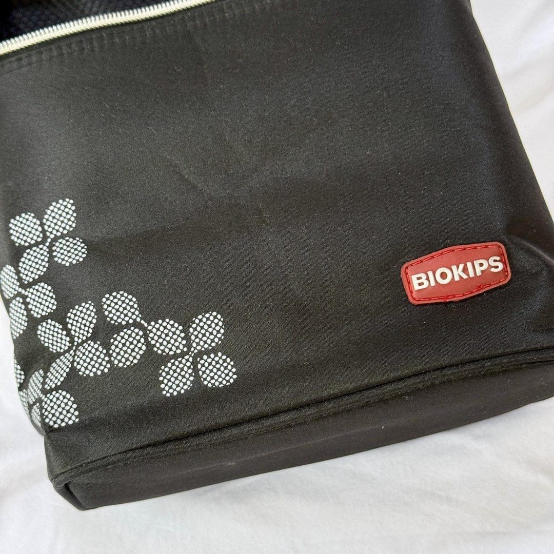 Biokips Lunch bag with food containers (Category: Diaper Bags & Wetbags) located in Paranaque City. Submitted by theclosetnetwork (Listing ID 1432640848, Image 3). Description: Authentic Biokips lunch bag with food and drink containers. Light and compact. Good as new as it was hardly used. Only kept in storage. Ideal for those who are dieting and on meal plans or for school kids..