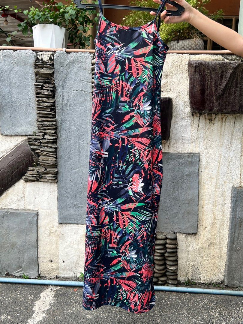 Maxi dress with side slit (Category: Dresses) located in Marikina City. Submitted by destashndeclutter (Listing ID 1432681167, Image 1). Description: .