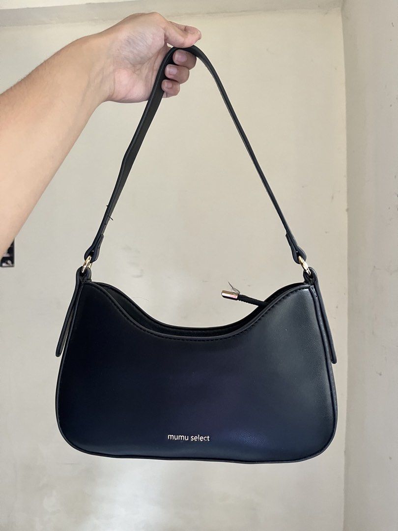 Mumu Select Shoulder Bag (Category: Shoulder Bags) located in Manila. Submitted by cms.mendoza (Listing ID 1432643198, Image 1). Description: - Mumu Select shoulder bag - Single shoulder strap - Gold zipper decluttering in a very very good condition.