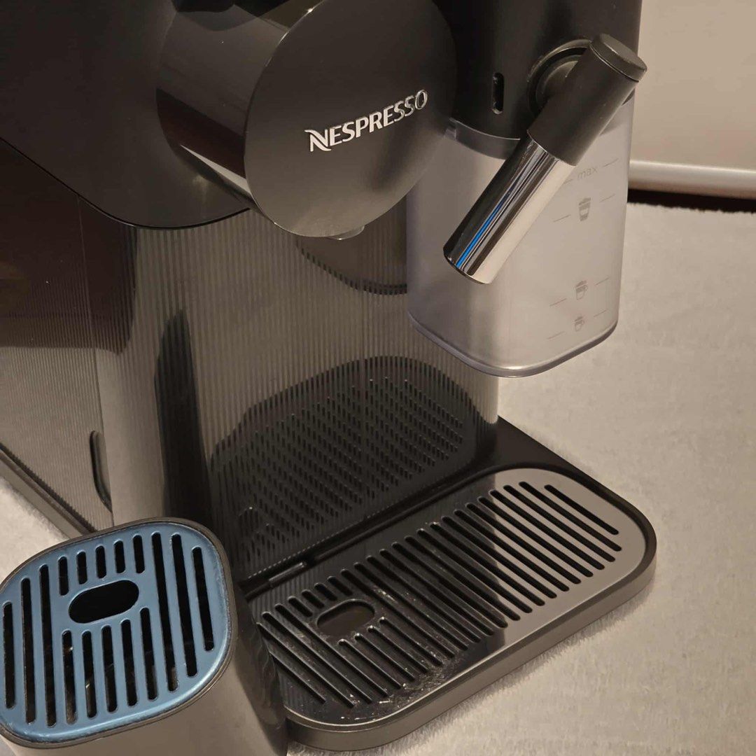 Nespresso Lattissima One (BLACK) Espresso Coffee Machine (Category: Coffee Machines & Makers) located in Pasig City. Submitted by ecrz19 (Listing ID 1432773688, Image 3). Description: Nespresso Lattissima One (BLACK) Espresso Coffee Machine • F121 BODY: - one touch café latte and cappucino function - 1 litre water tank capacity - in great condition, used but not abused - Complete accessories - No box 🏷️ Nespresso Gran Lattissima, Lattissima One,