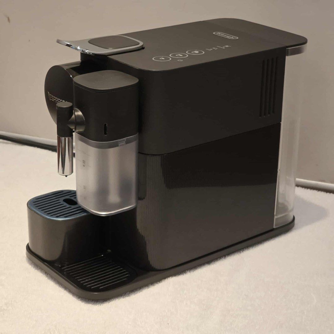 Nespresso Lattissima One (BLACK) Espresso Coffee Machine (Category: Coffee Machines & Makers) located in Pasig City. Submitted by ecrz19 (Listing ID 1432773688, Image 2). Description: Nespresso Lattissima One (BLACK) Espresso Coffee Machine • F121 BODY: - one touch café latte and cappucino function - 1 litre water tank capacity - in great condition, used but not abused - Complete accessories - No box 🏷️ Nespresso Gran Lattissima, Lattissima One,