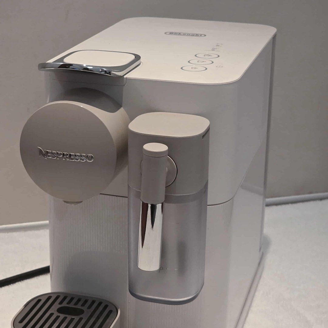 Nespresso Lattissima One (White) Espresso Coffee Machine (Category: Coffee Machines & Makers) located in Pasig City. Submitted by ecrz19 (Listing ID 1432773802, Image 2). Description: Nespresso Lattissima One (White) Espresso Coffee Machine • F111 BODY: - one touch café latte and cappucino function - 1 litre water tank capacity - in great condition, used but not abused - Complete accessories - No box 🏷️ Nespresso Gran Lattissima, Lattissima One,