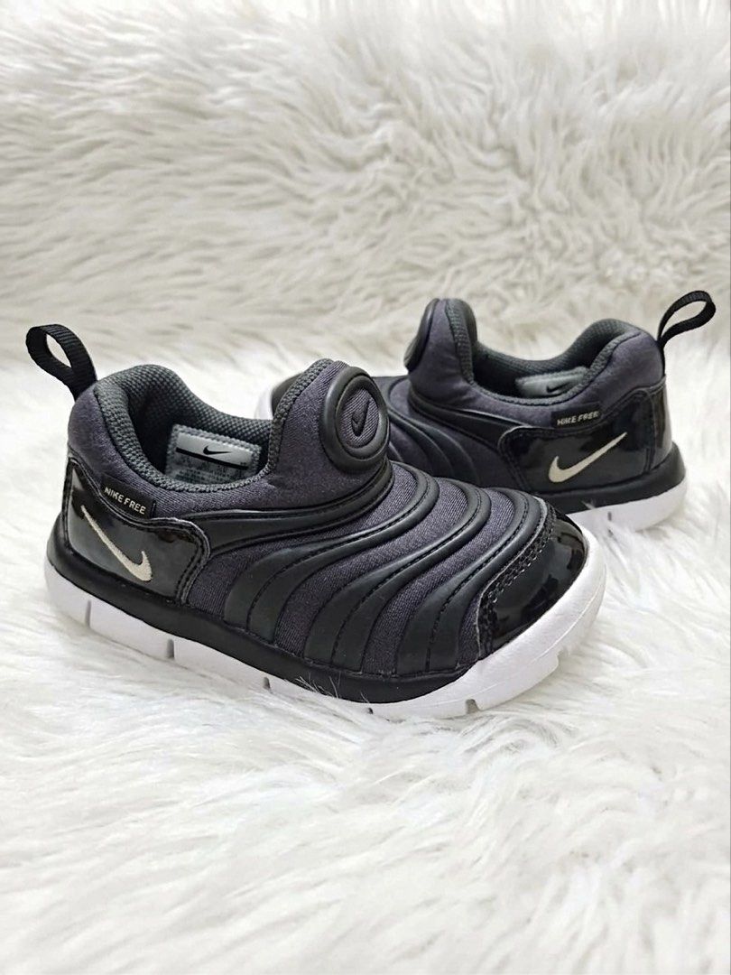Nike Dynamo Free (Category: Babies & Kids Fashion) located in Cainta. Submitted by anythingtodeclutter_ (Listing ID 1432621599, Image 1). Description: 17cm, 💯 original gently loved, some signs of wear in excellent condition 📌 price is negotiable, but no lowball offers, please 🩶 kindly double-check your kid’s size before buying to avoid confusion, please! 🩶 expect some signs of usage since these are preloved 🩶 strictly no return, no exchange 