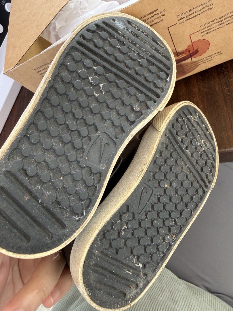 Nike Toddler Shoes Black (Category: Babies & Kids Fashion) located in Bacolor. Submitted by dmdznt (Listing ID 1432615614, Image 2). Description: - Nike toddler shoes - Size: 12-18months - Features: Velcro straps, white sole, Nike logo - Suitable for everyday wear -well used.